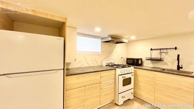 99 Mcanulty Blvd in Hamilton, ON - Building Photo - Building Photo