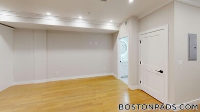 230 Tremont St, Unit 1 in Boston, MA - Building Photo - Building Photo
