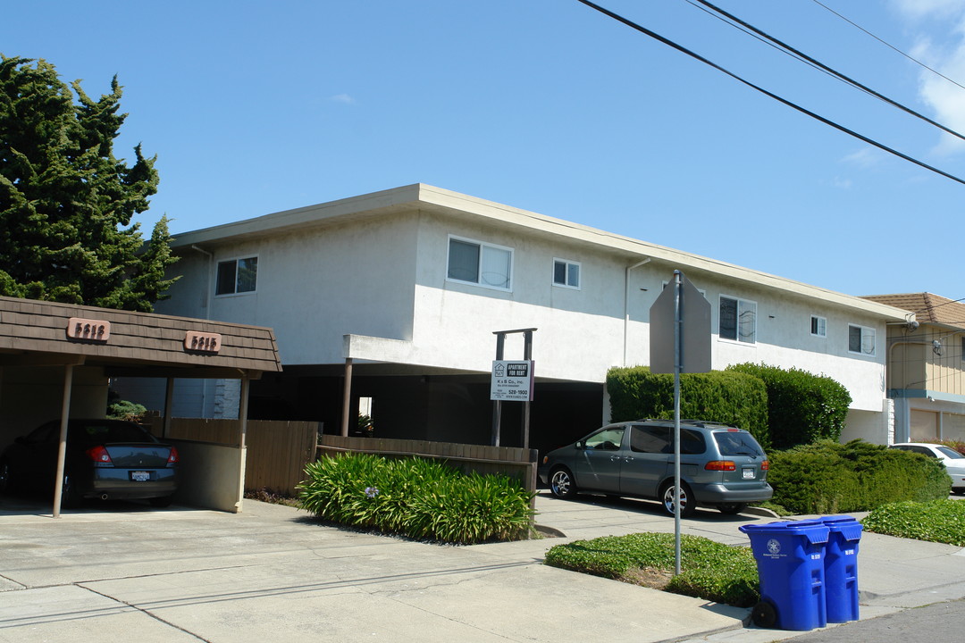 5823 Alameda Ave in Richmond, CA - Building Photo