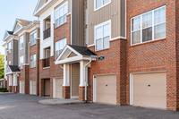 The Reserves at Arboretum Apartments in Newport News, VA - Foto de edificio - Building Photo