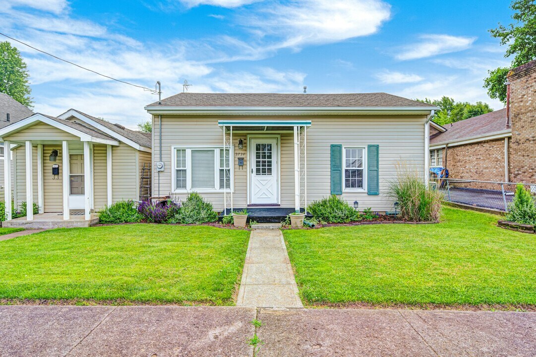 3734 Forest Terrace in Anderson, IN - Building Photo