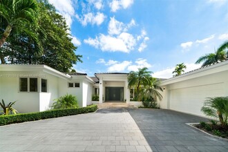 7155 Los Pinos Blvd in Coral Gables, FL - Building Photo - Building Photo