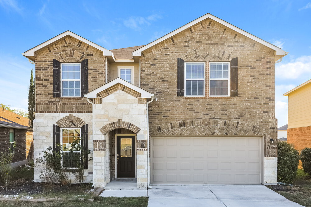 11910 Silent Canyon in San Antonio, TX - Building Photo