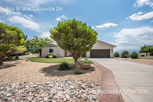 214 W Winterhaven Dr in Pueblo West, CO - Building Photo - Building Photo