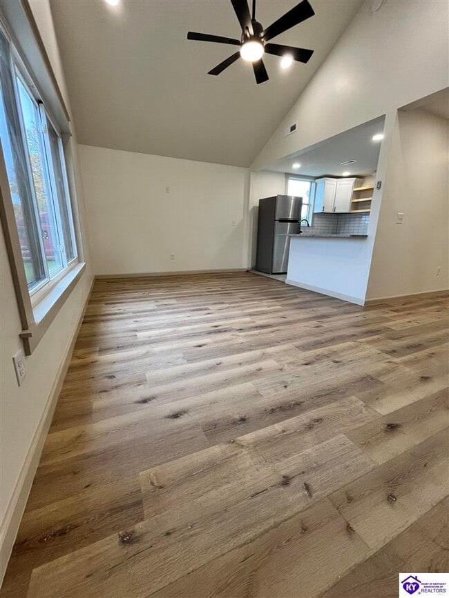 1003 W Vine St in Radcliff, KY - Building Photo - Building Photo