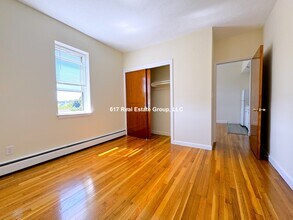 164 N Beacon St in Boston, MA - Foto de edificio - Building Photo