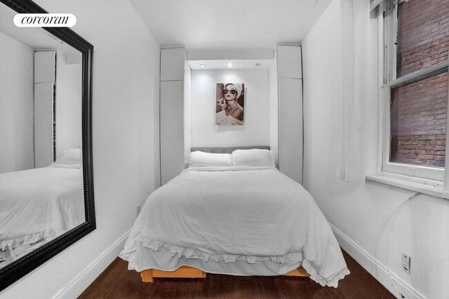 317 E 73rd St in New York, NY - Building Photo - Building Photo