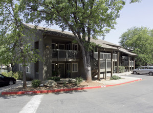 Terracina Oaks Apartments in Auburn, CA - Building Photo - Building Photo