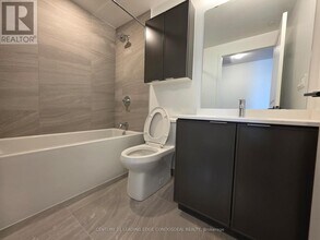 2075 Lakeshore Rd. in Burlington, ON - Building Photo - Building Photo