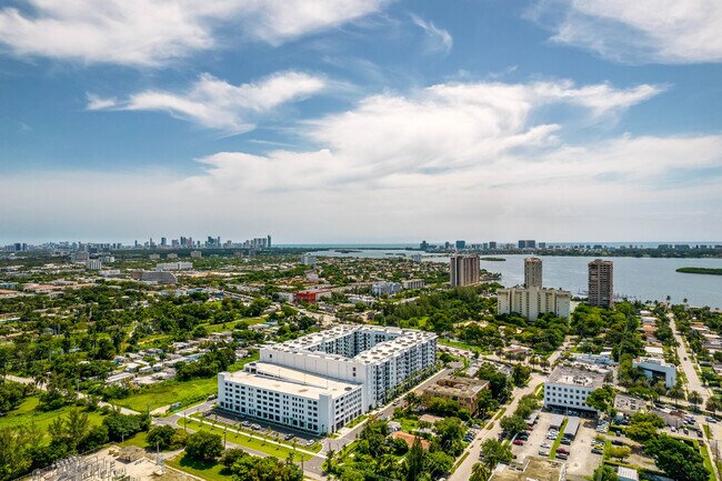 Biscayne 112 in Miami, FL - Building Photo - Building Photo