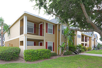 Cornerstone Apartments in Harlingen, TX - Building Photo - Building Photo