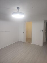 4460 NW 107th Ave in Doral, FL - Building Photo - Building Photo