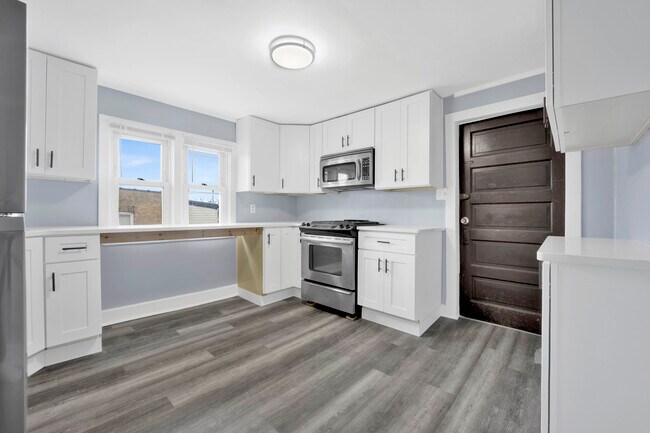 5039 W Henderson St in Chicago, IL - Building Photo - Building Photo