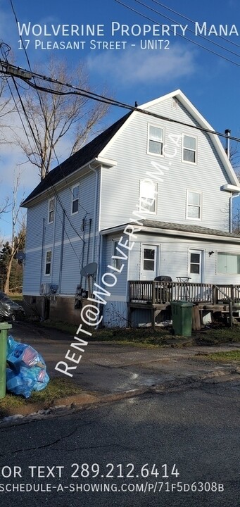 17 Pleasant St in Trenton, NS - Building Photo