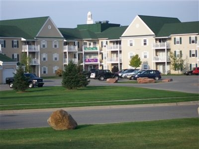 West Pier Place Apartments in Sault Ste. Marie, MI - Building Photo