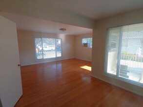 1002 Hudson St in Redwood City, CA - Building Photo - Building Photo