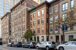 337-339 W 70th St in New York, NY - Building Photo