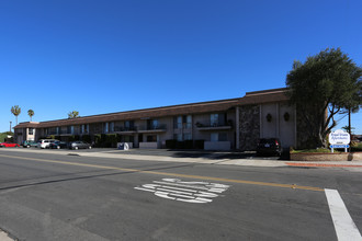 Royal Diane Apartments in San Diego, CA - Building Photo - Building Photo