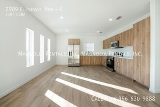 2909 E Israel Ave, Unit C in Alton, TX - Foto de edificio - Building Photo