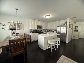 1064 Turin Dr in Hampshire, IL - Building Photo - Building Photo