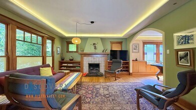 2337 Oregon St in Berkeley, CA - Building Photo - Building Photo