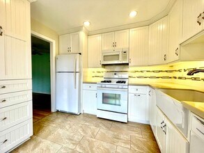 16973 Bluewater Ln in Huntington Beach, CA - Building Photo - Building Photo