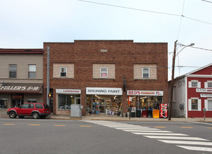 32-36 Main St in Thomaston, CT - Building Photo - Building Photo