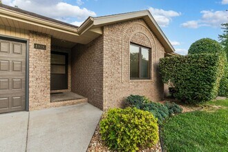 1026 S Karla Ave in Springfield, MO - Building Photo - Building Photo