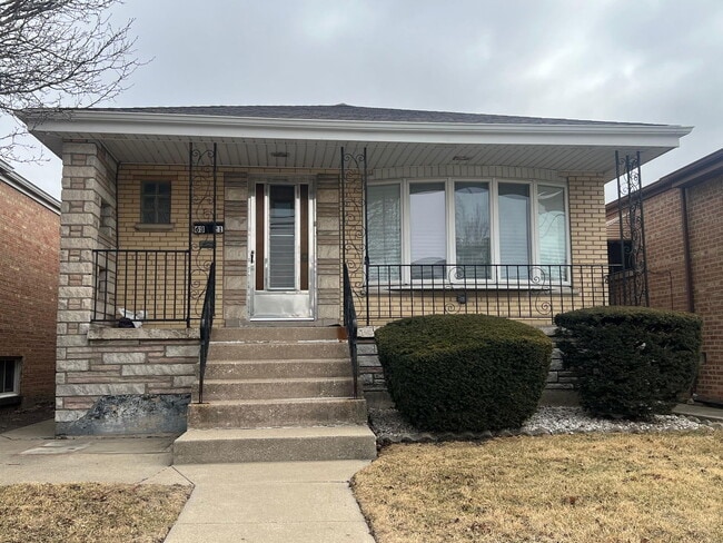 6321 S Narragansett Ave