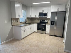 2725 Prairie Ln in West Palm Beach, FL - Building Photo - Building Photo