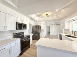 12810 W Blue Bonnet Dr in Sun City West, AZ - Building Photo - Building Photo