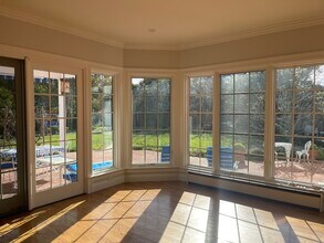 200 Iris Way in Palo Alto, CA - Foto de edificio - Building Photo