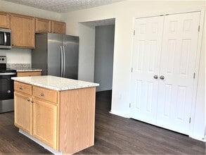 857 Cedar Run Dr in Blacklick, OH - Building Photo - Building Photo