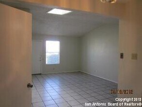 5513 Lochmoor in San Antonio, TX - Building Photo - Building Photo