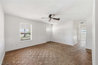 1377 11th Ct N in Naples, FL - Building Photo - Building Photo