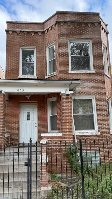 1053 N Monticello Ave in Chicago, IL - Building Photo