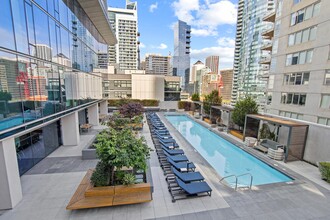 399 Fremont in San Francisco, CA - Foto de edificio - Building Photo