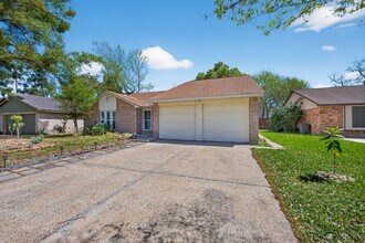 18918 Droitwich Dr in Humble, TX - Foto de edificio - Building Photo