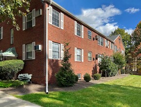 Suburban Square Apartments in Ardmore, PA - Building Photo - Building Photo