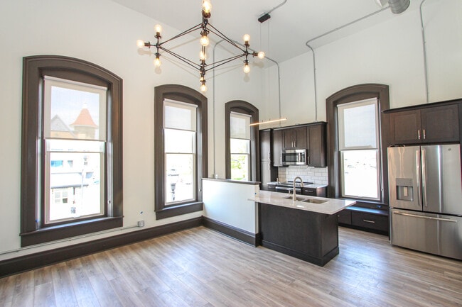 102 S Main St, Unit Suite2 in Celina, OH - Building Photo - Building Photo