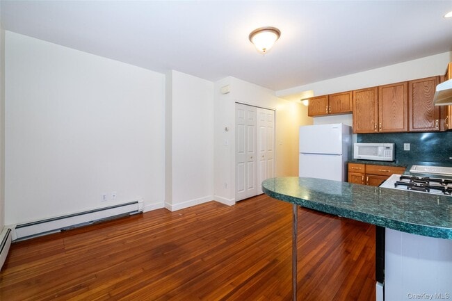 320 Melbourne Ave in Mamaroneck, NY - Building Photo - Building Photo