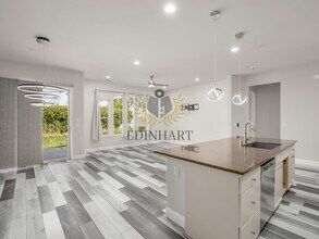 1026 E Carnoustie Ave in Fresno, CA - Building Photo - Building Photo
