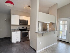 86 W 8th Ave in Columbus, OH - Building Photo - Building Photo