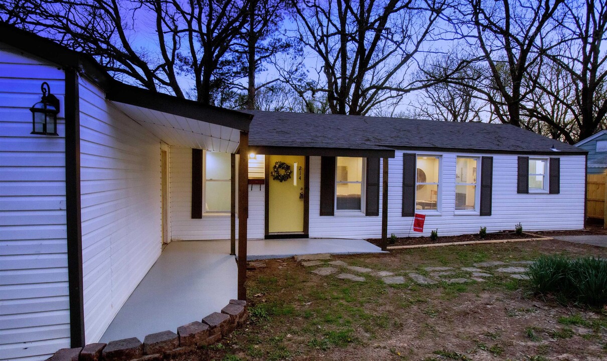 214 Belmont Dr in North Little Rock, AR - Building Photo