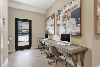 Acclaim at Alexandria in Alexandria, VA - Foto de edificio - Building Photo