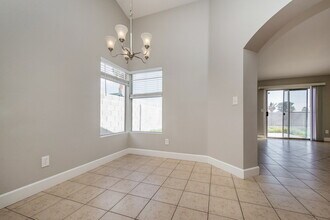 5004 Crystal Breeze Ln in North Las Vegas, NV - Building Photo - Building Photo