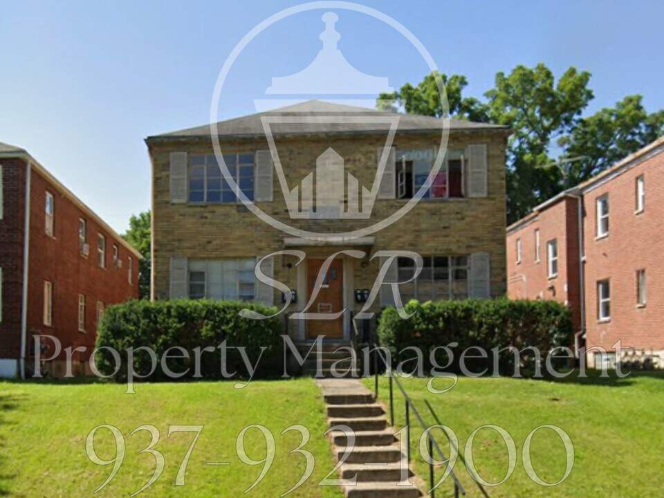 212 E Bruce Ave in Dayton, OH - Building Photo