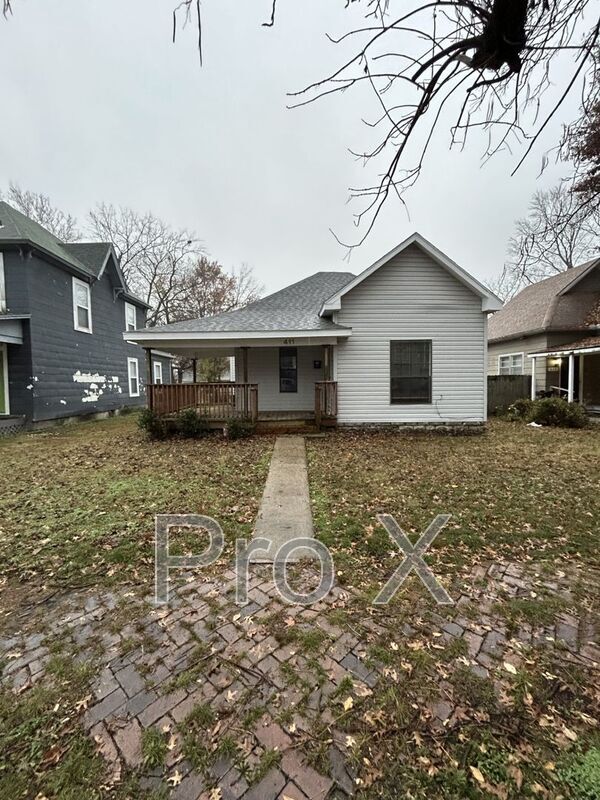 property at 411 W Kansas St