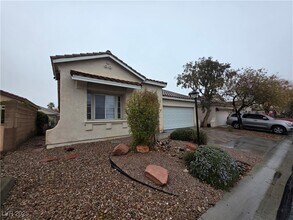 8240 Aurora Peak Ave in Las Vegas, NV - Building Photo - Building Photo