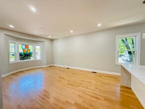 4 Baldwin St in Newton, MA - Building Photo - Building Photo